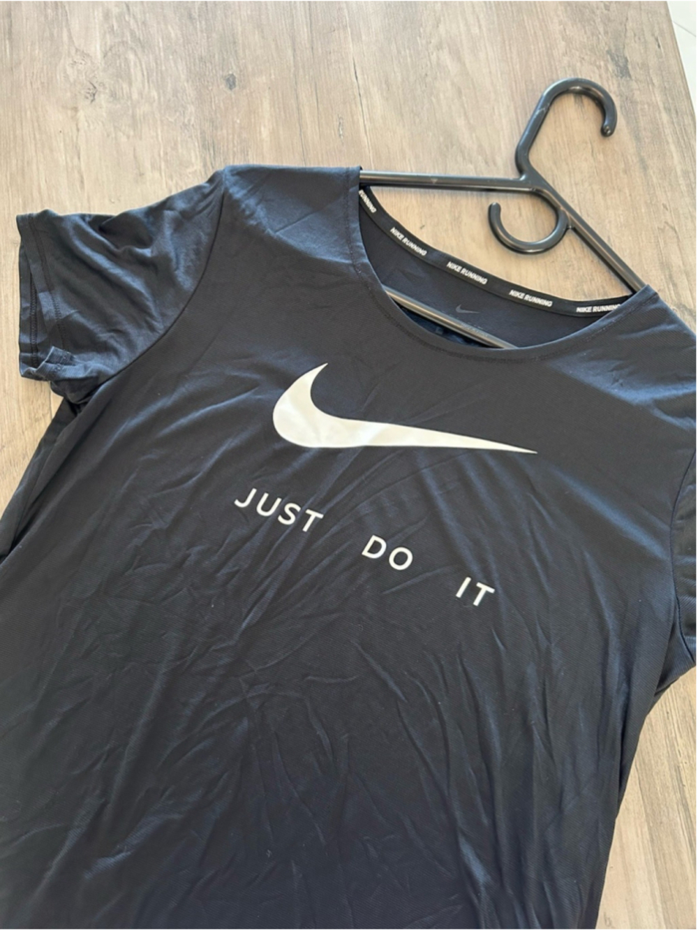 Nike "Just Do It" Black T-Shirt Running Short Sleeve Athletic Cut Youth Large